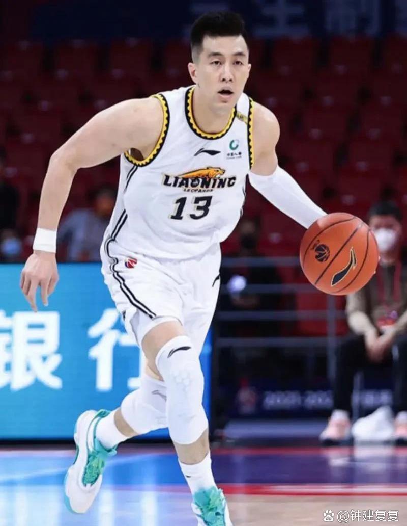 广州队鏖战灰熊,郭艾伦高光表现 广州队鏖战灰熊,郭艾伦高光表现
