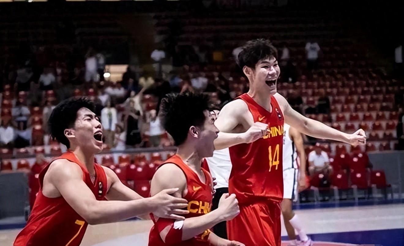 河南男篮遇强对手，艰难争取一场胜利