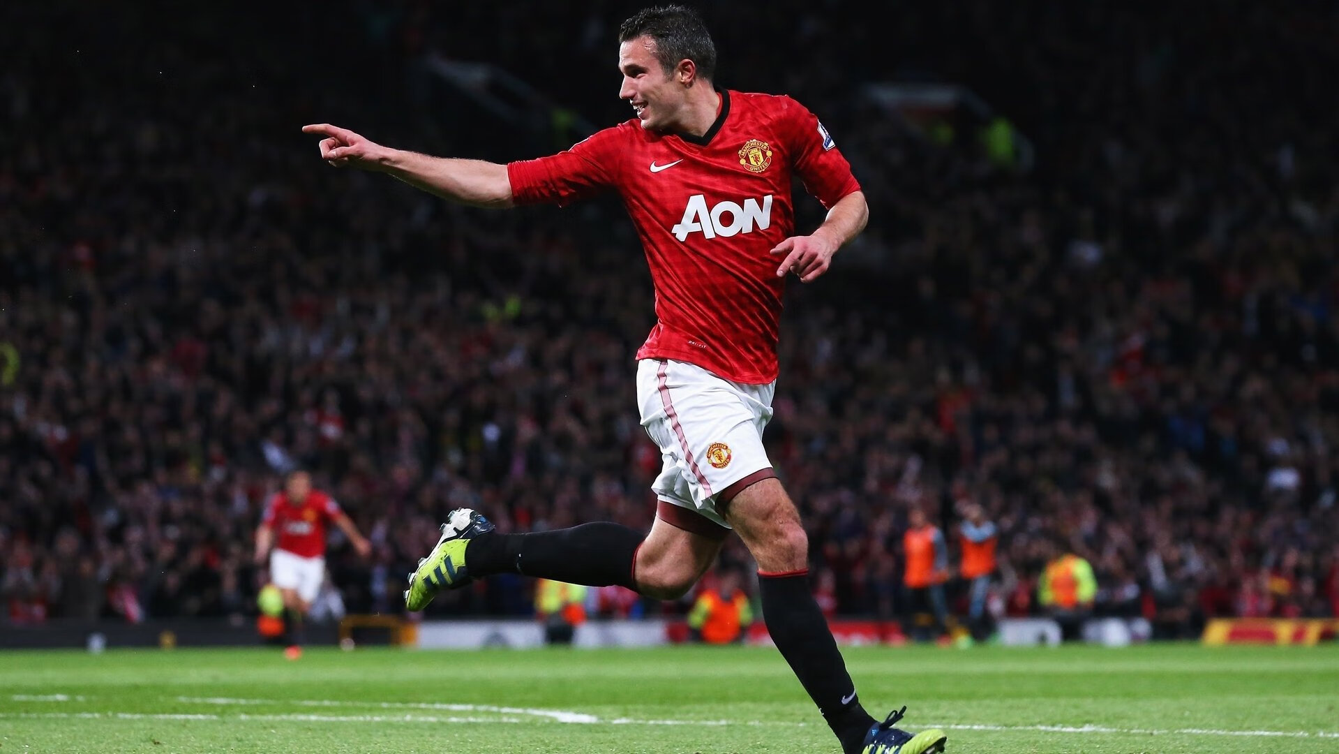 从独行侠到欧洲之巅，爱德华兹的双重征服与篮球无国界的胜利叙事