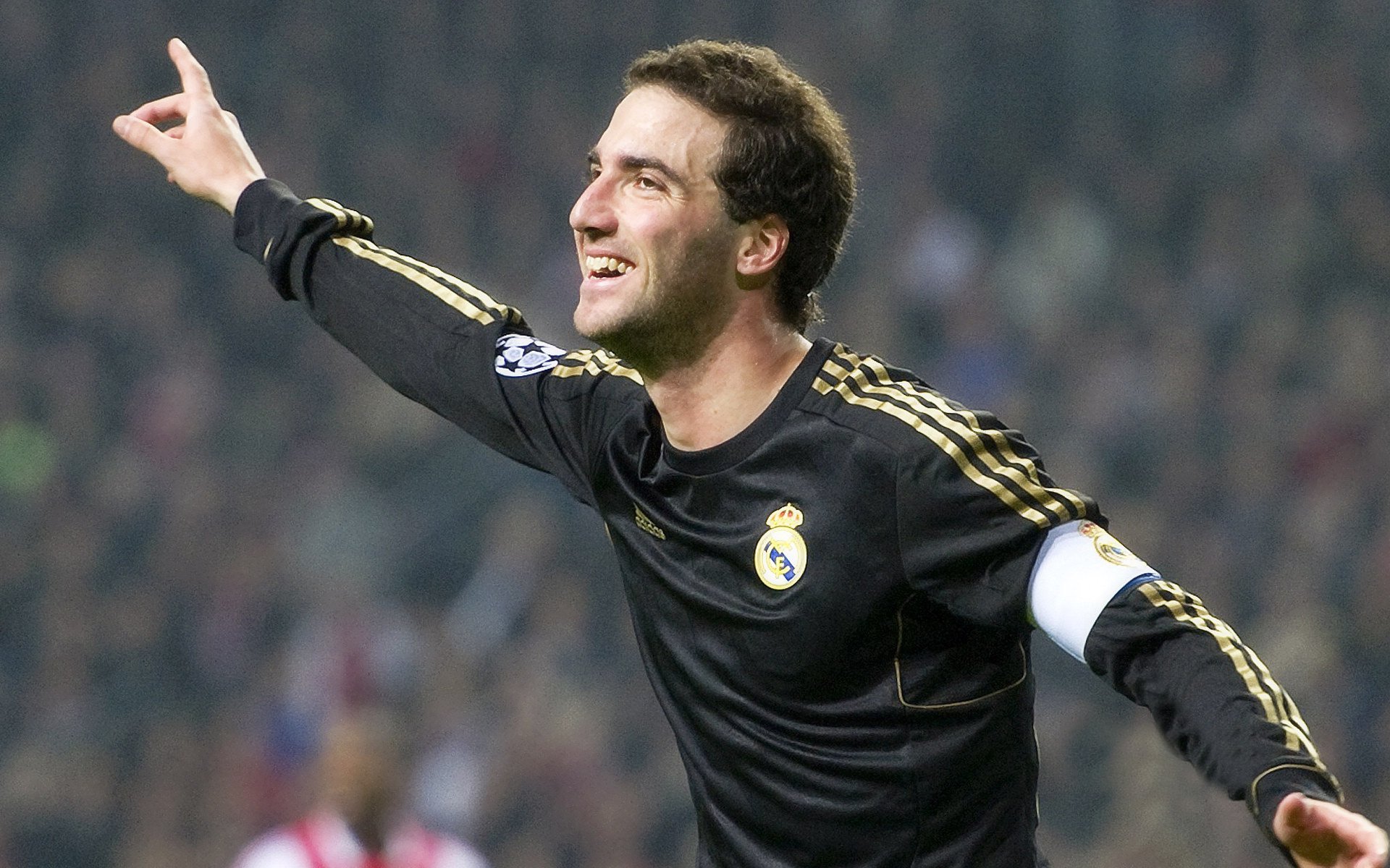 羽坛震撼夜,桃田贤斗独揽三局高光,日本队横扫韩国队创历史