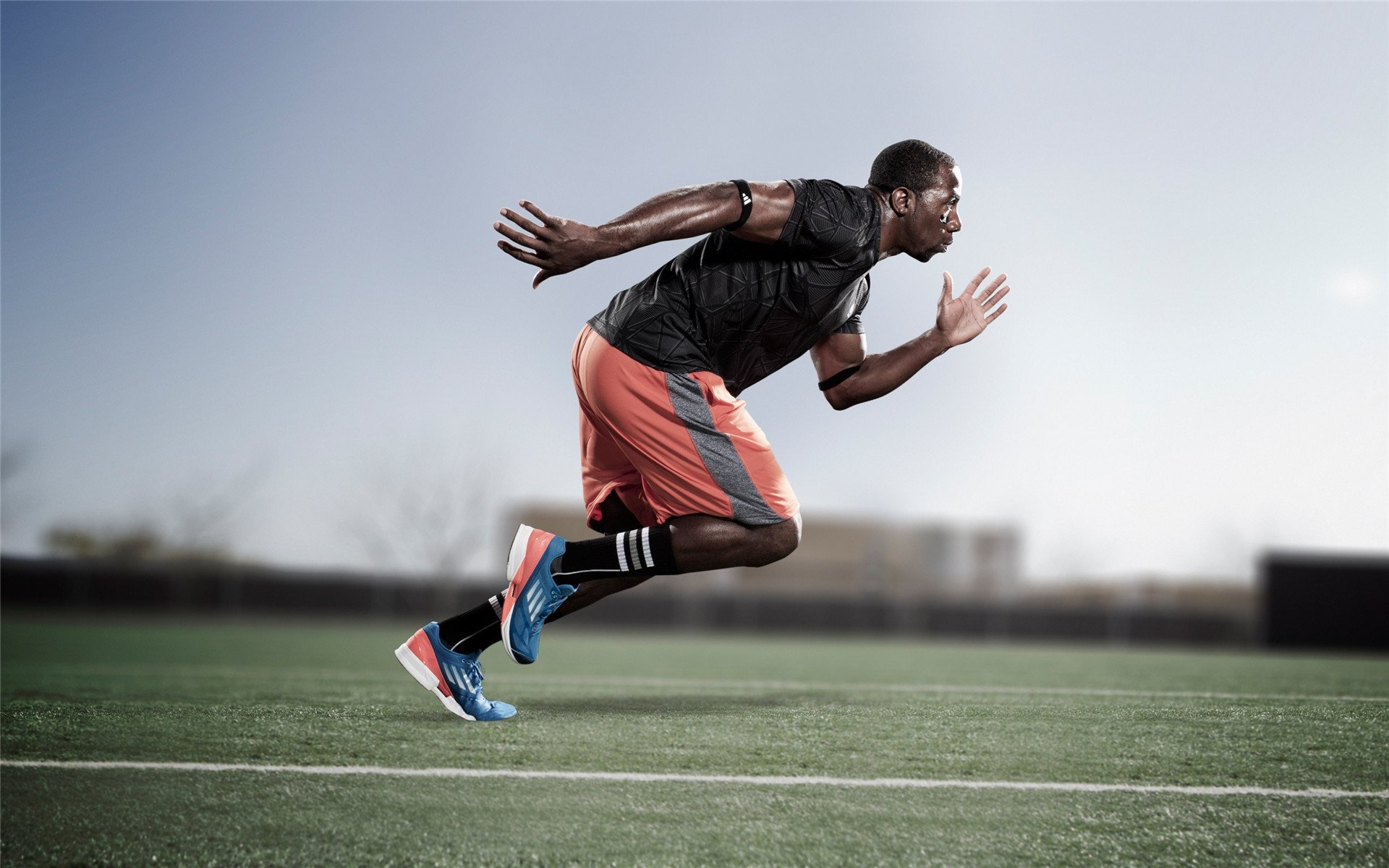 托尼破纪录一锤定音，波兰军团险胜那不勒斯续写传奇